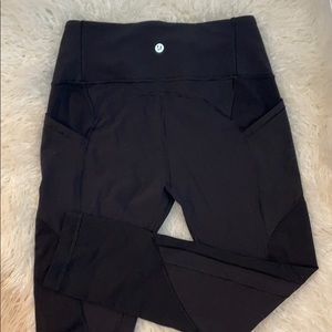 Black pocketed leggings size 6